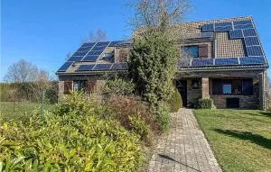 Awesome Apartment In Bastogne - Niederwampach