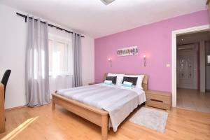 Sunny Garden Šibenik, cozy apartment near old town