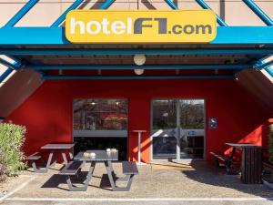 Hotels hotelF1 Amiens Est : Chambre Side-Car