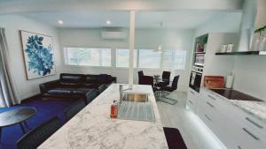 Coromandel Town Harbourside Cottage Luxury Accommodation