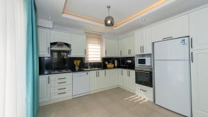 Hisar 1 - 4 Bedroom Holiday Villa in Hisarönü