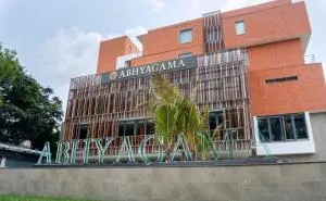 Abhyagama Hotel - Lakshmannāth