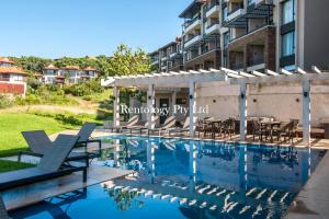 Luxurious 2 Bed Zimbali Suites Sea View
