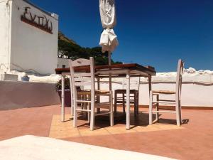 Venus, the Unknown Residence Milos Greece