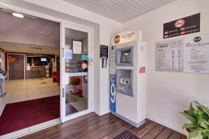 Hotels B&B HOTEL Saint Jean de Luz : photos des chambres