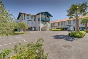 B&B HOTEL Saint Jean de Luz - 圣让-德吕兹