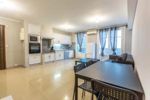 Appartements Superbe T4 renove spacieux avec stationnement libre et gratuit : photos des chambres