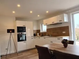 TREND APARTMENTS - 俄伦比斯