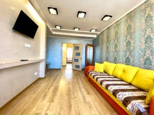 ApartPoltava Світлі та просторі двокімнатні апартаменти в новобудові, закритий паркінг , ЦЕНТР МІСТА, банківський ЧЕК