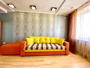 ApartPoltava Світлі та просторі двокімнатні апартаменти в новобудові, закритий паркінг , ЦЕНТР МІСТА, банківський ЧЕК