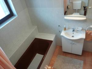 Three-Bedroom Apartment room in Apartmani Maraton