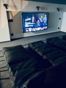 THRUSTER Gdynia nocleg 12 osób duże lobby mini kino kuchnia przyjęcia wakacje szkolenia