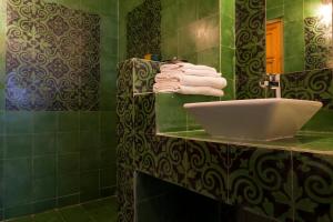 20 Rue Gourna, Kasbah, Tangier 90000, Morocco.