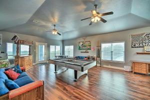 Sprawling Mico Retreat with Panoramic Views!