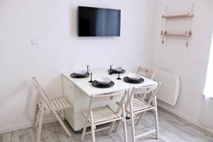 Appartements Appartement proche centre, marche et plage : photos des chambres