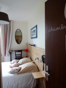 Hotels Hotel Logis Beausejour : photos des chambres