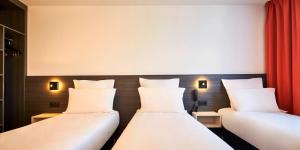 Hotels Kyriad Combs-La-Ville - Senart : - 3 lits simples