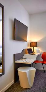 Hotels Kyriad Combs-La-Ville - Senart : 1 Lit Double