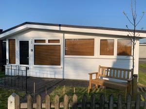 Dartmouth 2 Bed Detached Chalet 144 Norton Park
