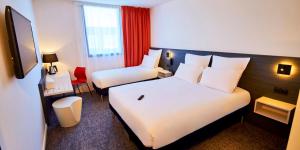 Hotels Kyriad Combs-La-Ville - Senart : - 1 lit double + 1 lit simple 