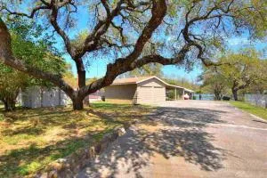 Lazy Days - Sunrise Beach Village