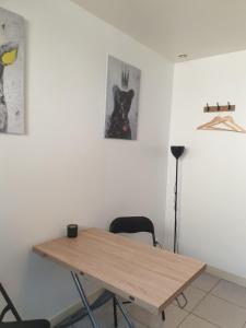 Le Senlipin, studio centre ville, coeur de Senlis, proche parc Asterix