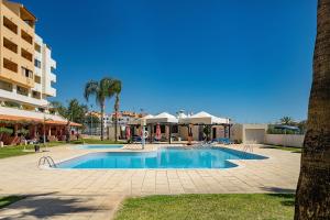 Bela Vista Penthouse with Pool by LovelyStay