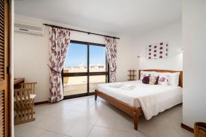 LovelyStay - Bela Vista 3BDR Duplex Penthouse with Pool