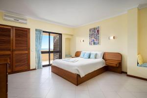 LovelyStay - Bela Vista 3BDR Duplex Penthouse with Pool