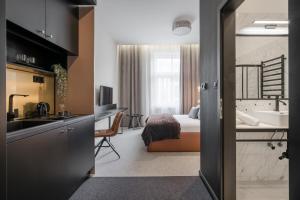 Astoria Boutique Suites- Best Location by BQA