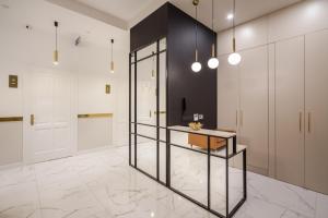 Astoria Boutique Suites- Best Location by BQA