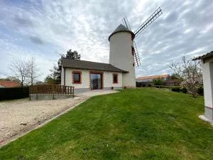 LE MOULIN DES GARDES - Jallais
