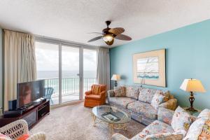 Apartment with Sea View room in Summerwind West