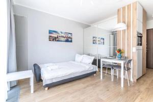 Bright Apartment at Mennica Residence32
