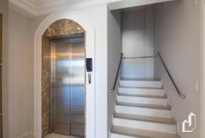 Apartamento vista para o mar com 02 dormitórios