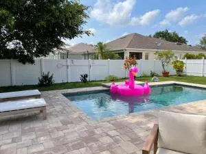 Paradise Heated Pool Home Near IMG and Siesta Key Beach - Lakewood Ranch