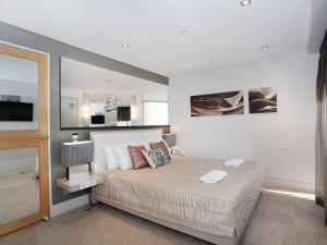 Oceans 201 luxurious beachfront apartment