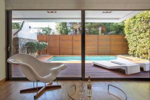 Elegant and Private Living by Neuvel