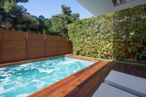 Elegant and Private Living by Neuvel