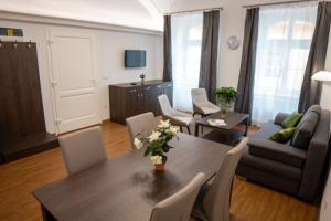 Mecset Apartman