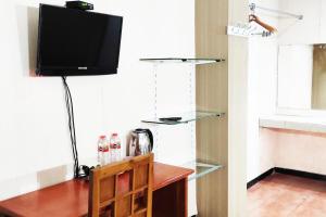Hotel Salma Syariah Mitra RedDoorz near Terminal Baru Kediri