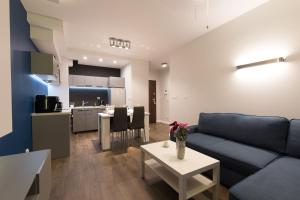 APARTLOGY Aura2 78 Experience intelligent living while travelling
