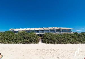 Residencial Guilhermina à beira-mar com 02 suítes - 3hvězdičkové hotely ve městě Canto Grande