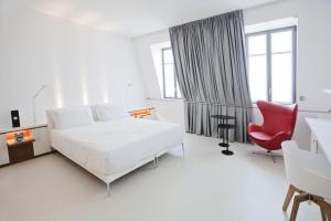 C2 Hotel, 48, Rue Roux de Brignoles Marseille, 13006, France.