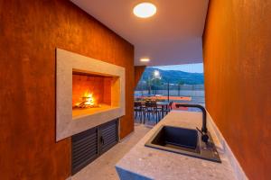 Villa SEVEN HEARTS with heated pool and basketball court near Split