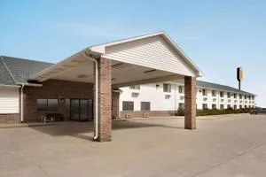 Super 8 by Wyndham Bethany MO - Bethany