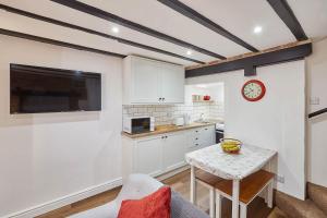 Host & Stay - Thimble Cottage