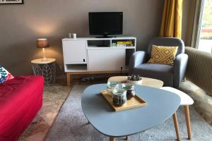 Appartements CHEZ JACQUES - terrasse avec vue lac et montagne : photos des chambres