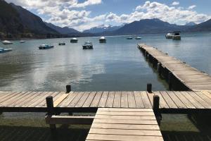 Appartements CHEZ JACQUES - terrasse avec vue lac et montagne : photos des chambres