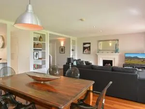 Villa 3br Margarita Villa located within Cypress Lakes Resort - بوكولبين